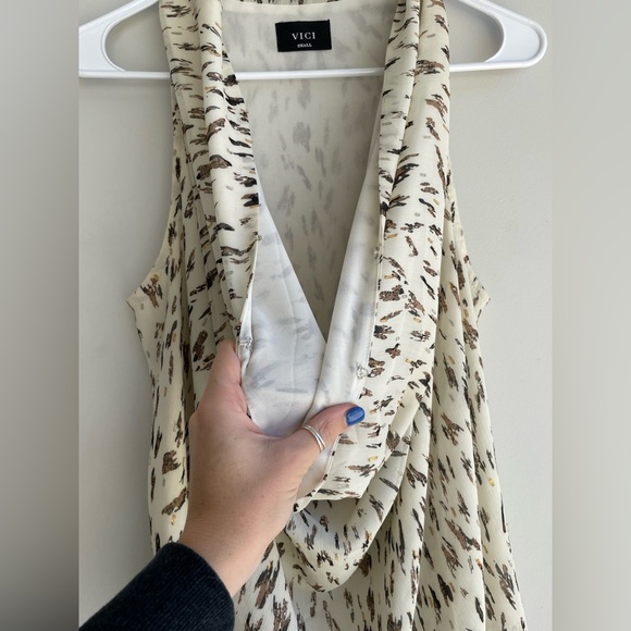 VICI metallic animal print gold/silver drape blouse - Picture 4 of 9